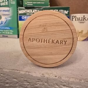 NEW APOTHEKARY powdered face